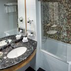 Двухместный (Стандарт с одной кроватью King size | Вид на город), River Palace Hotel