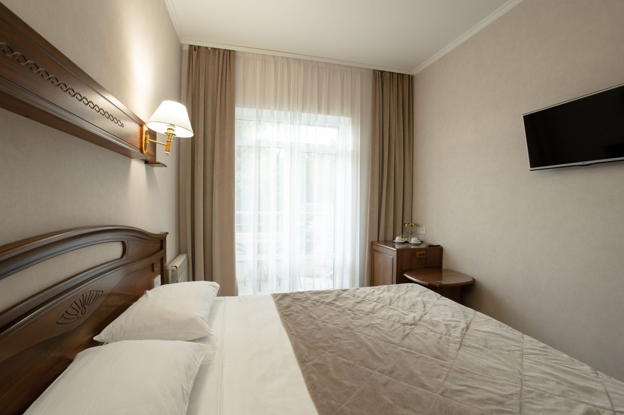 Двухместный (улучшенный номер с балконом), Отель Империал