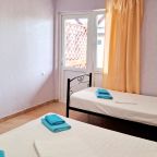 Трехместный номер с отдельным входом и небольшой террасой