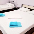 Трехместный номер с отдельным входом и небольшой террасой