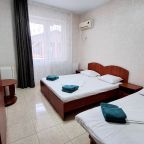 Небольшой уютный четырехместный номер с террасой