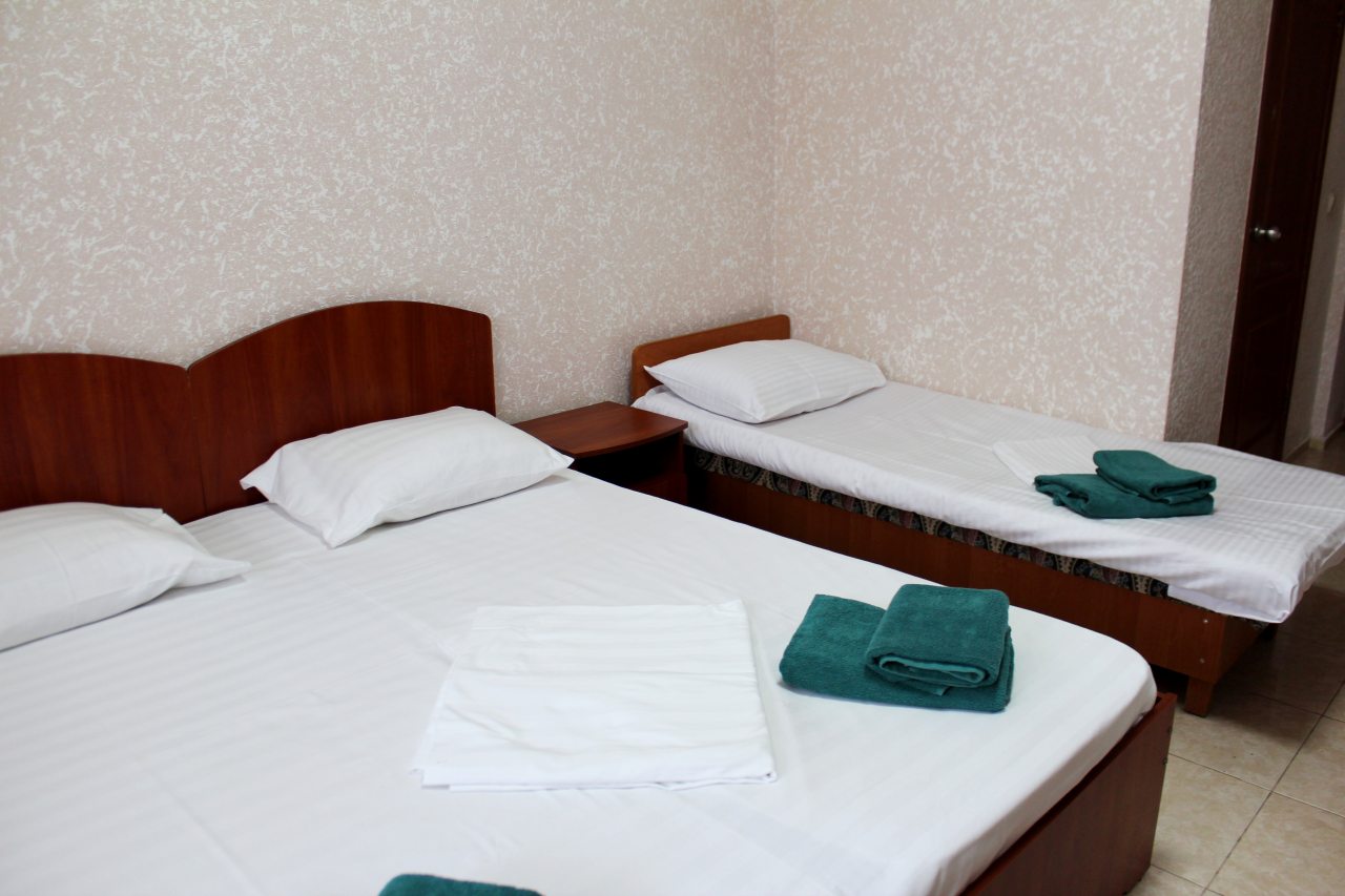 Небольшой уютный четырехместный номер с террасой