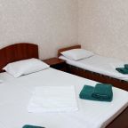 Небольшой уютный четырехместный номер с террасой