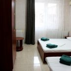 Небольшой уютный четырехместный номер с террасой