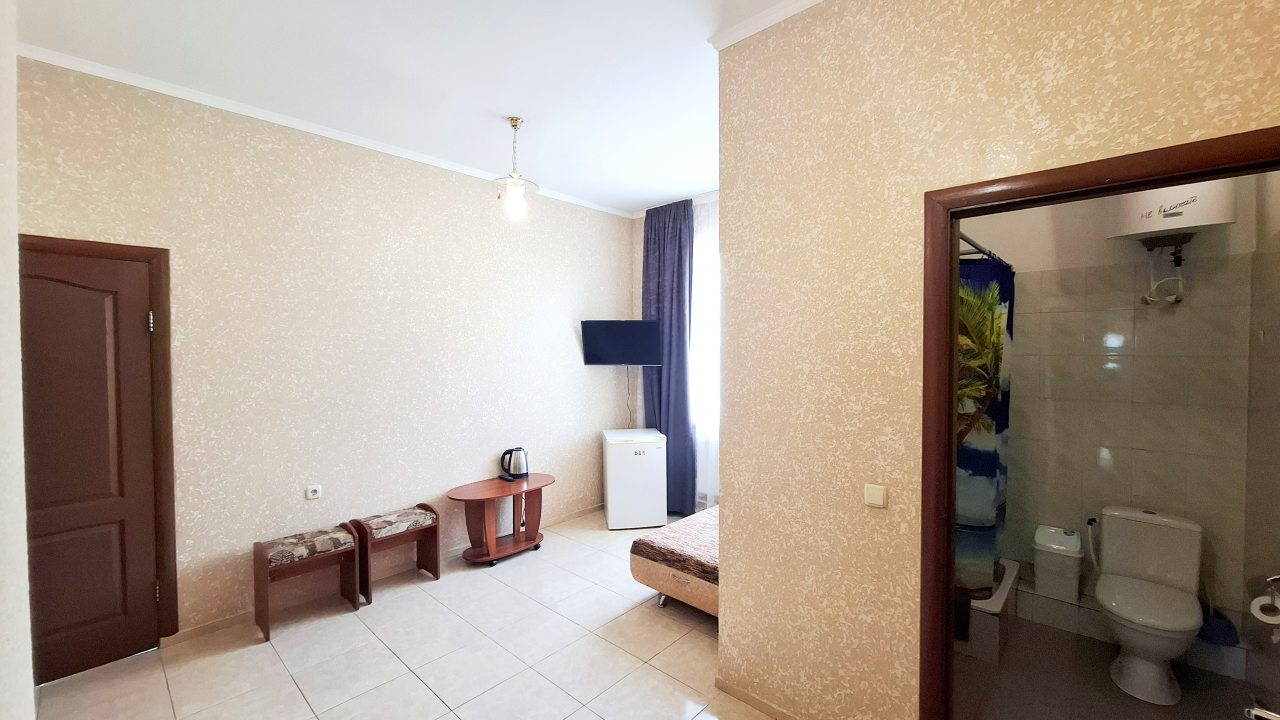 Просторный и светлый двухкомнатный номер с балконом