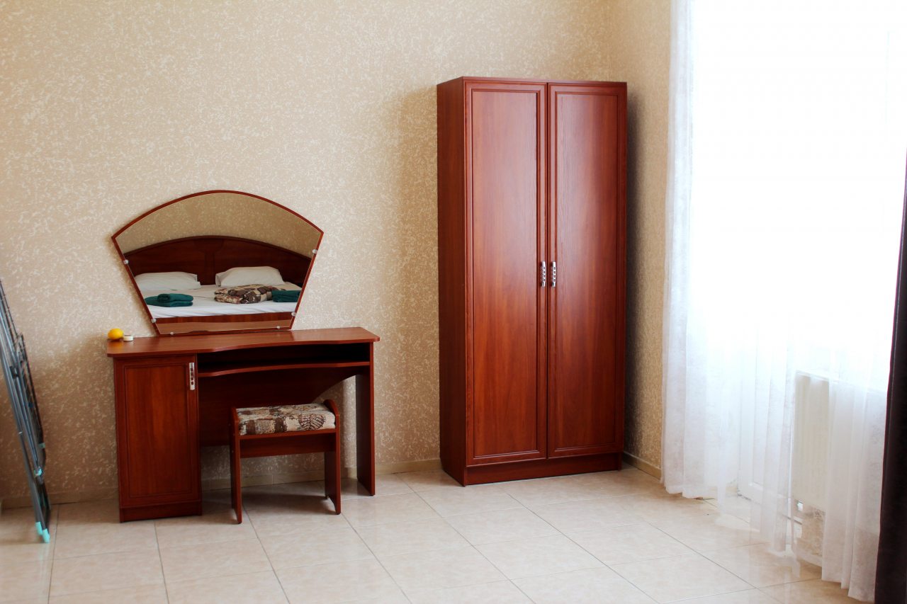 Просторный и светлый двухкомнатный номер с балконом