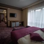 Апартаменты, Forrest Terrace Hotel