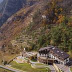 Объект находится в горах, Forrest Terrace Hotel