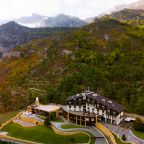 Объект находится в горах, Forrest Terrace Hotel