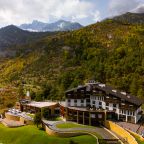 Объект находится в горах, Forrest Terrace Hotel