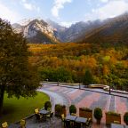 Своя ухоженная территория, Forrest Terrace Hotel