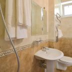 Двухместный (Эконом с одной большой кроватью Queen Size), Отель Романов Пальм