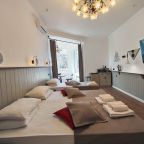 Номе 2 Люкс. Собственная зона отдыха-качель.