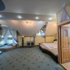 Трехместный (Номер 8. Боинг.), Гостиница Сота