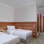 Четырехместный (Улучшенный четырехместный номер), Отель Alean Family Biarritz 4*