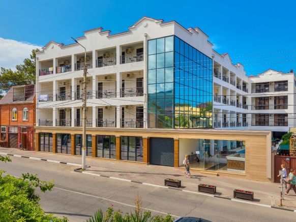 Отель Азария