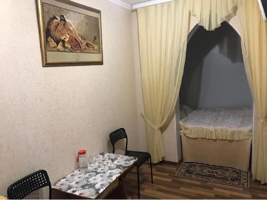 Двухместный (Бюджетный двухместный номер с 1 кроватью) эконом-отеля На Омской