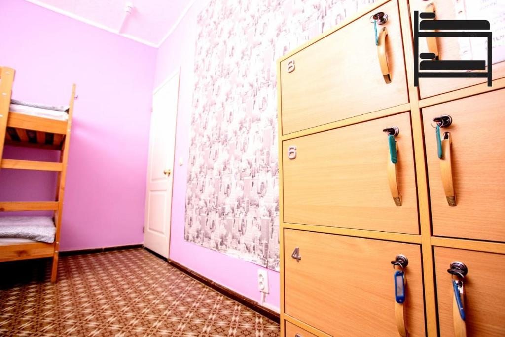 Номер (Кровать в общем номере для женщин с 4 кроватями) хостела Чей Чемодан, Омск