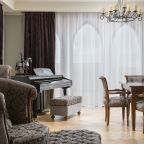Двухместный (Люкс Роял  (+билеты в Сочи Парк)), Отель-замок Богатырь 4*