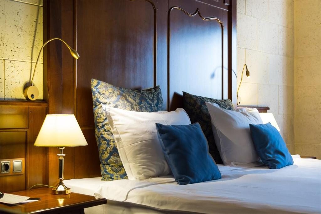 Двухместный (Улучшенный двухместный номер с 1 кроватью или 2 отдельными кроватями) отеля Сочи Парк® Отель Богатырь - Билеты в Парк Включены, Адлер