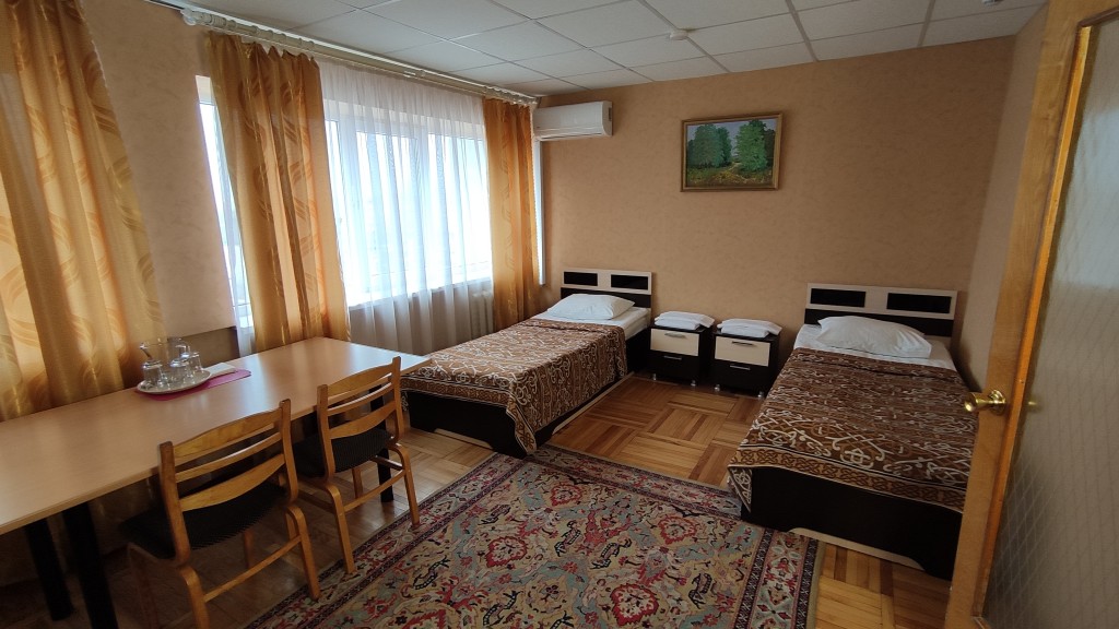 Трехместный (Койко-место в трёхместном номере, Эконом) отеля Новочеркасск