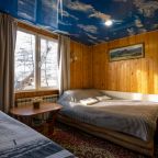 Трехместный (С душем и туалетом), Гостевой дом Алтайские дачи