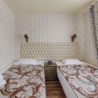 Двухместный (Улучшенный с двумя широкими кроватями), Отель Голд