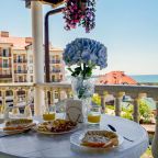 Общая терраса с видом на море