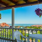 Общая терраса с видом на море