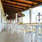 Общая терраса с видом на море