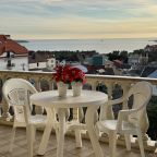 Общая терраса с видом на море