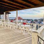 Общая терраса с видом на море