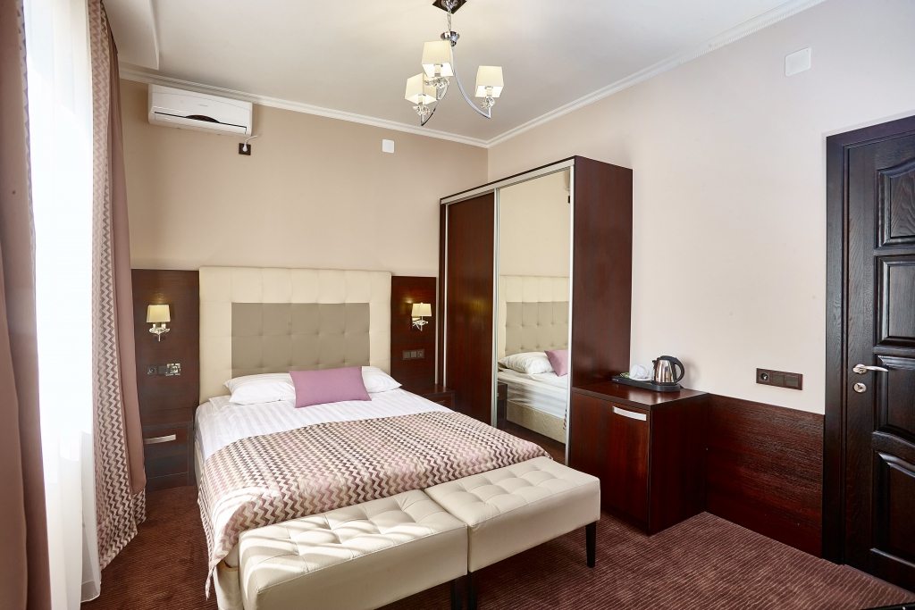 De Luxe (Двухместный номер с 1 кроватью или 2 отдельными кроватями) отеля Черное море на Бестужева, Адлер