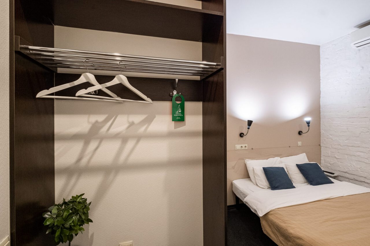 Двухместный (Комната Старндарт с двуспальной кроватью без окна), Меблированные комнаты Казанская 43