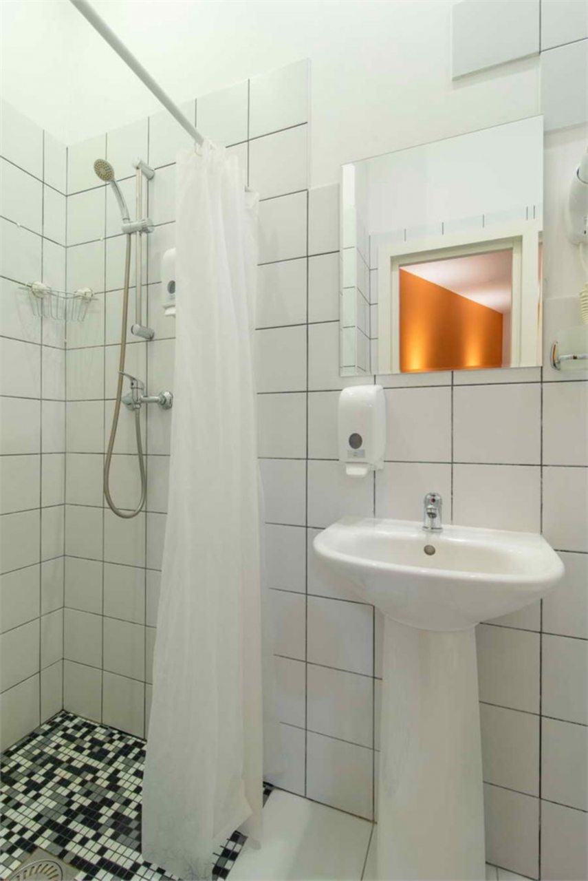 Двухместный (Комната Старндарт с двуспальной кроватью без окна), Меблированные комнаты Казанская 43