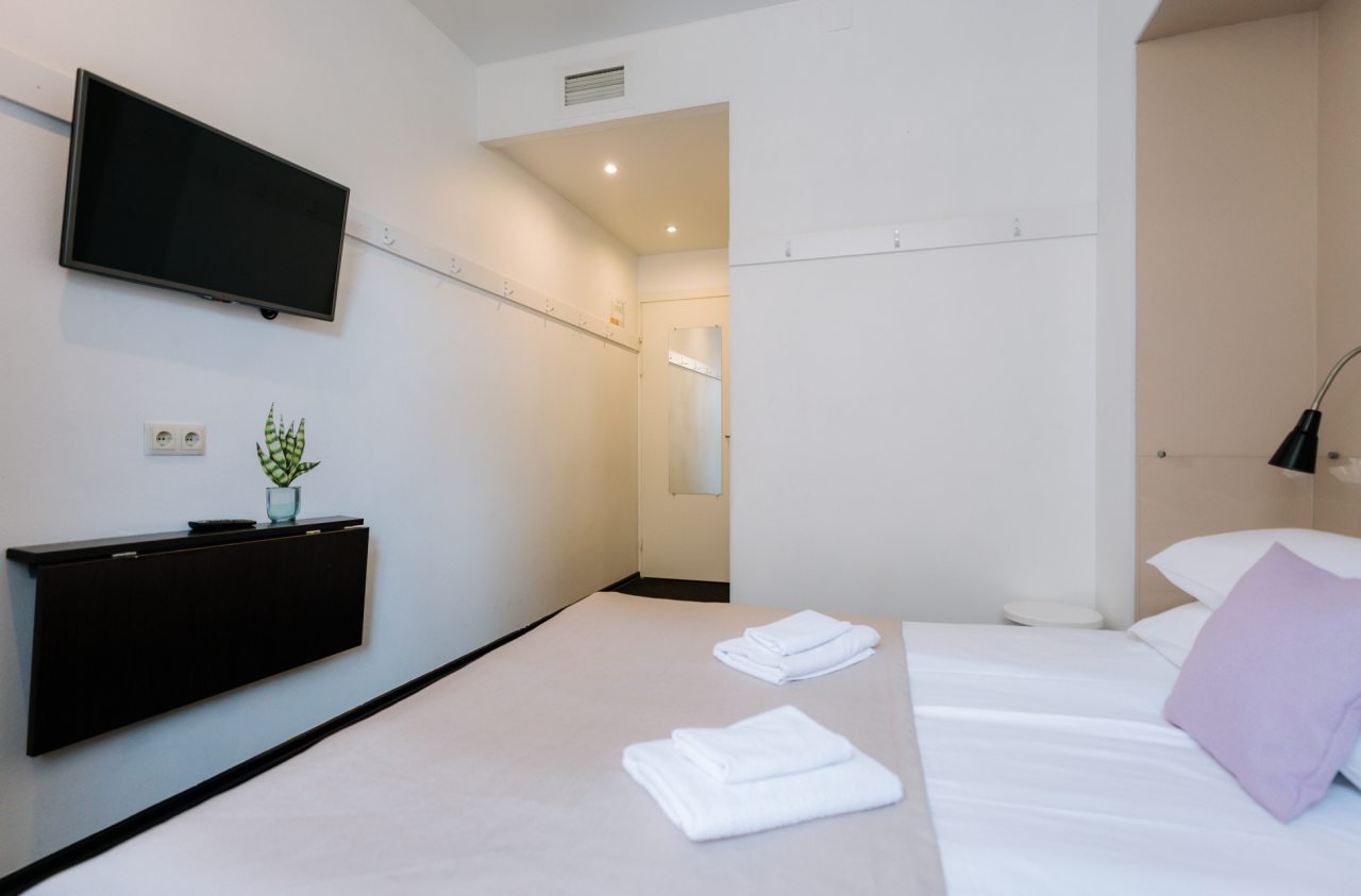 Двухместный (Комната Стандарт с двуспальной или двумя односпальными кроватями), Меблированные комнаты Казанская 43