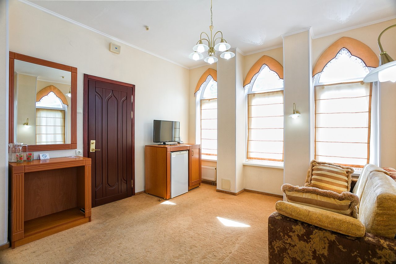 Люкс (Двухкомнатный (LUXE) 4-х местный - 4 этаж), Отель 1001 Ночь