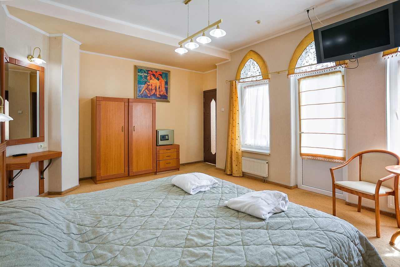 Люкс (Двухкомнатный (LUXE) 4-х местный - 4 этаж), Отель 1001 Ночь