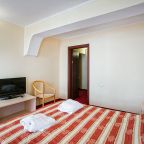 Люкс (Двухкомнатный (SUITE 2) 6-ти местный - 3, 4 этаж), Отель 1001 Ночь