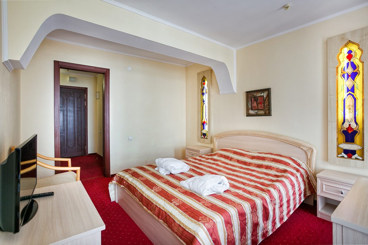 Люкс (Двухкомнатный (SUITE 2) 6-ти местный - 3, 4 этаж), Отель 1001 Ночь