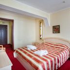 Люкс (Двухкомнатный (SUITE 2) 6-ти местный - 3, 4 этаж), Отель 1001 Ночь