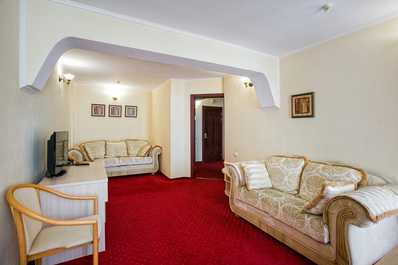 Люкс (Двухкомнатный (SUITE 2) 6-ти местный - 3, 4 этаж), Отель 1001 Ночь