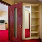 Люкс (Двухкомнатный (SUITE 2) 6-ти местный - 3, 4 этаж), Отель 1001 Ночь