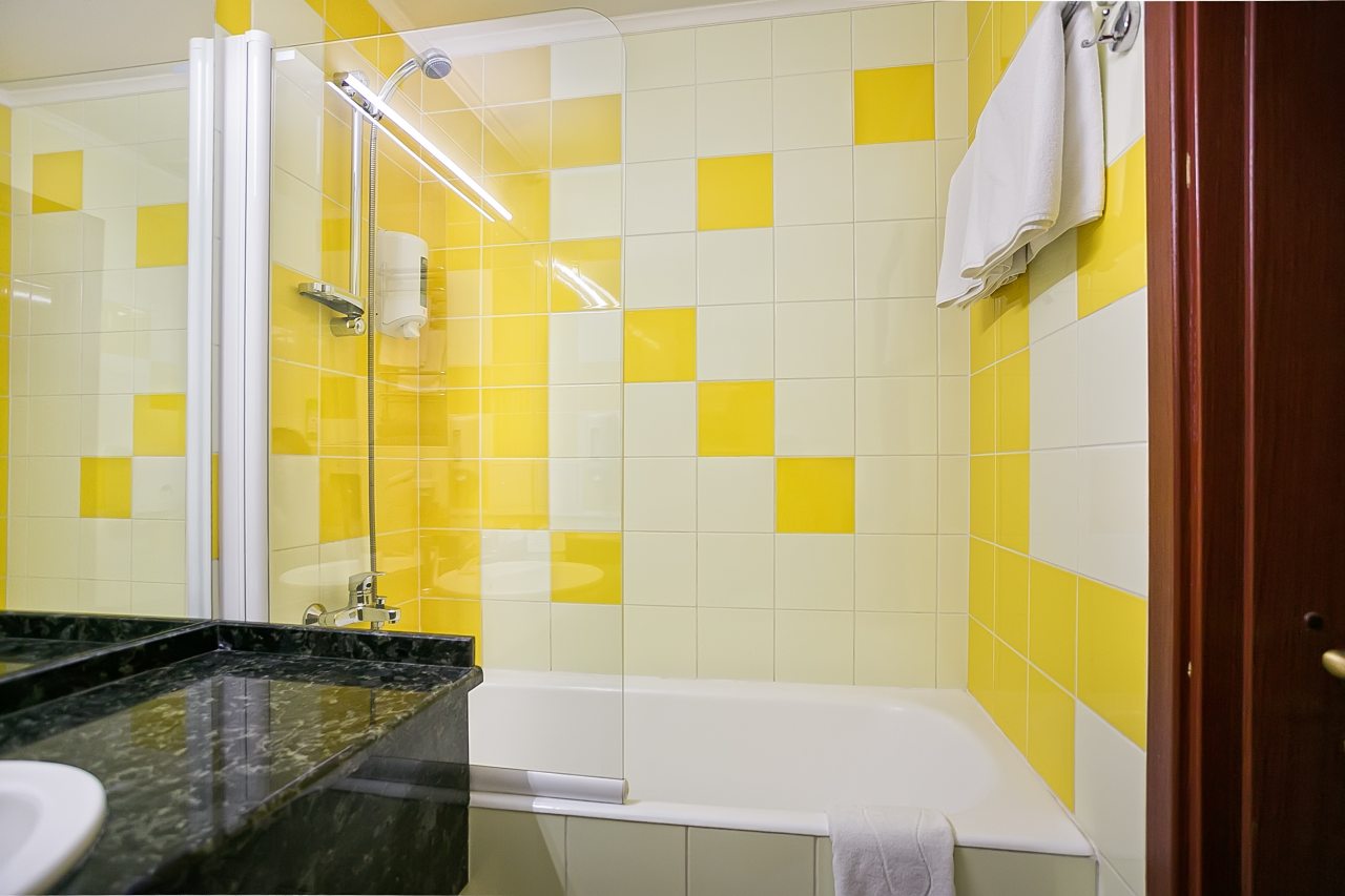 Люкс (Двухкомнатный (SUITE 2) 6-ти местный - 3, 4 этаж), Отель 1001 Ночь