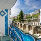 Люкс (Двухкомнатный (SUITE 2) 6-ти местный - 3, 4 этаж), Отель 1001 Ночь