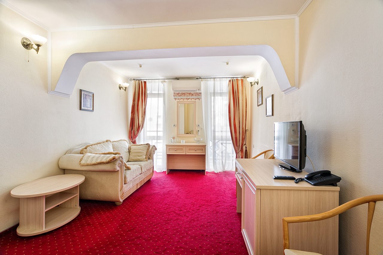 Люкс (Двухкомнатный (SUITE 2) 6-ти местный - 3, 4 этаж), Отель 1001 Ночь