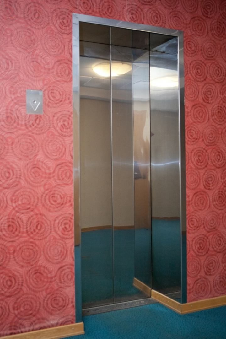 Лифт, Гостиница Орион