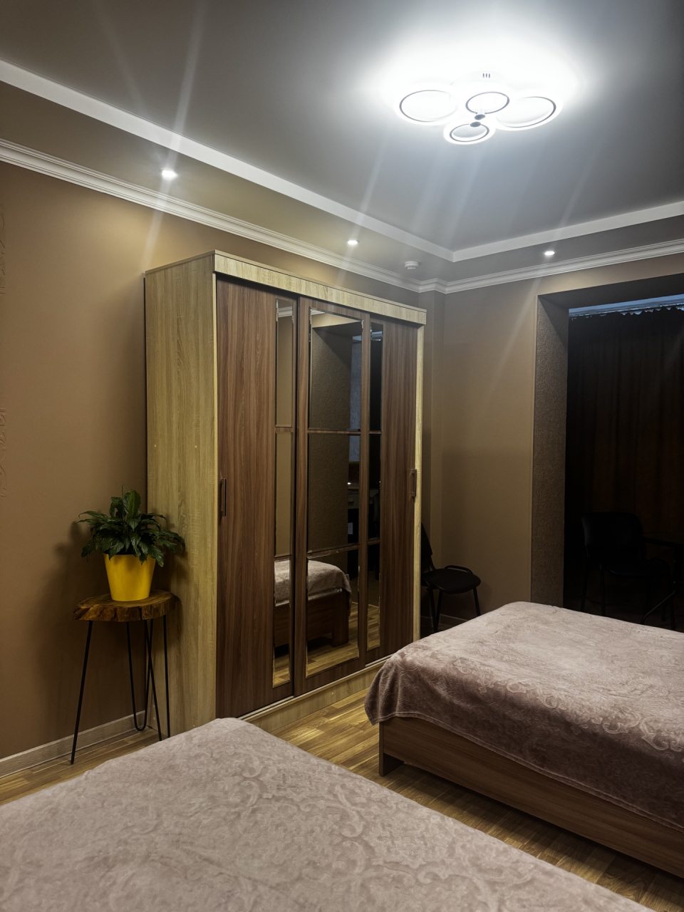 De Luxe (Трехместный номер), Гостиница Чемодан