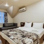 Трёхместный и более (Балкон/без балкона), Гостиница Пальма