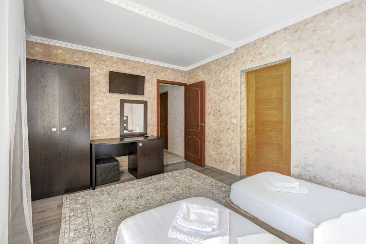 Четырехместный (Двухкомнатный балкон/без балкона), Гостиница Пальма